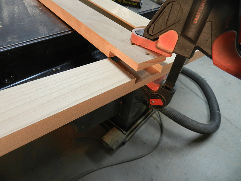 Bookcase build photo 3062 - top half lap