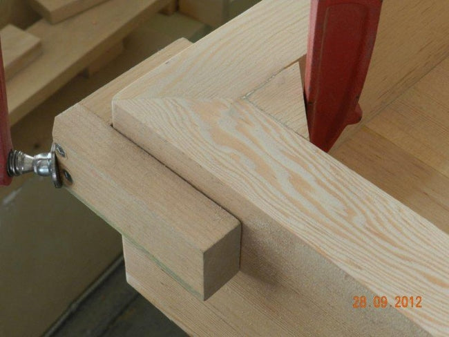 How to join, glue and clamp the workbench mitered corners
