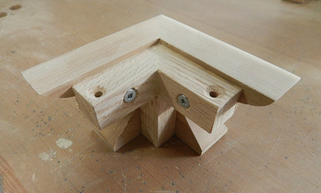 TV-stand-queen-anne-foot-inside-view