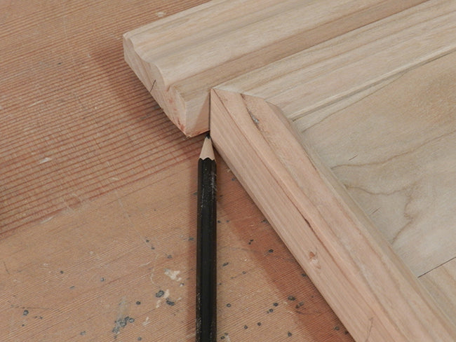 Alignment line for end of Dowelmax on crown rail