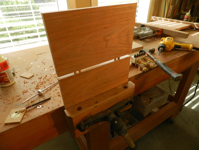 how-to-dry-fit-left-right-panels-TV-stand-top