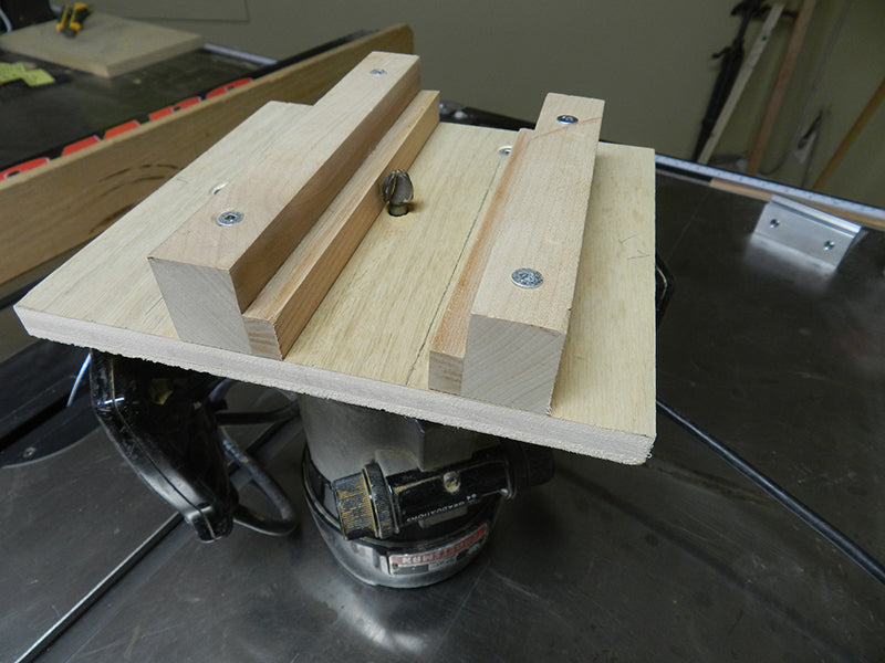 Jig for flutes on bookcase frame verticals set for outer flutes
