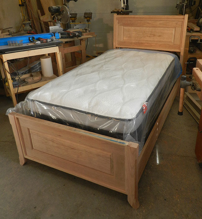 100% Dowel construction bed built in article