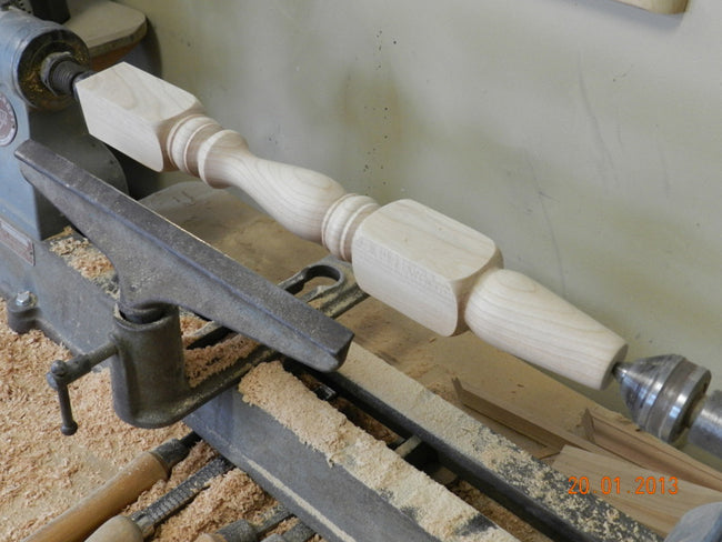 turned_design_diy_chair_front_leg